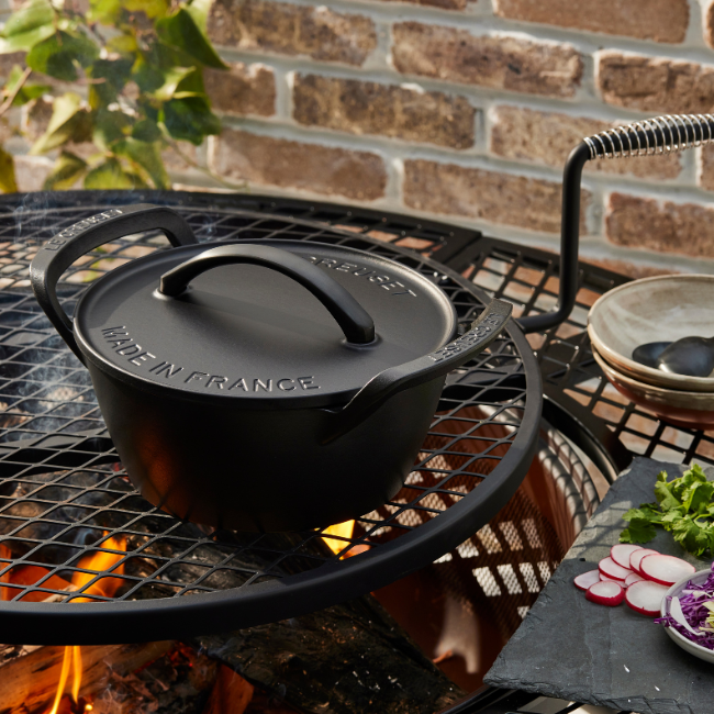 Le Creuset Cast Iron Classic Alpine Outdoor Round Cocotte 25cm